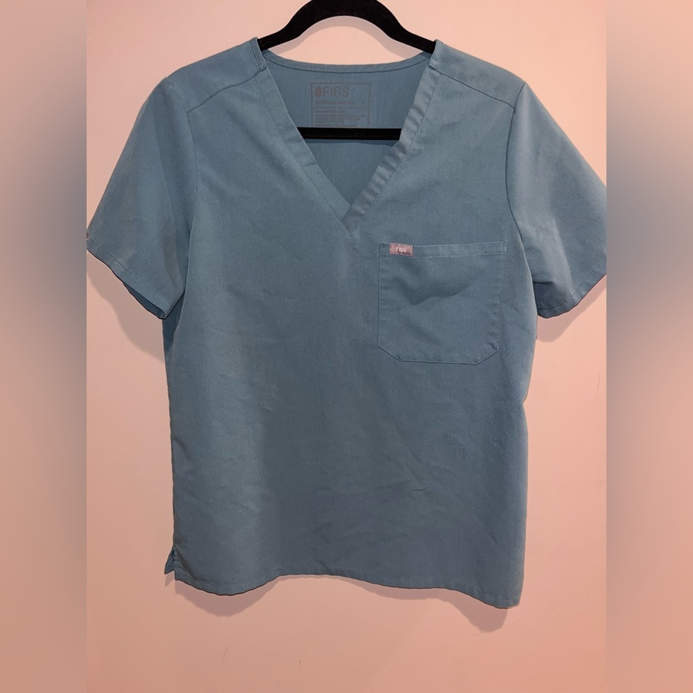 Figs scrub top